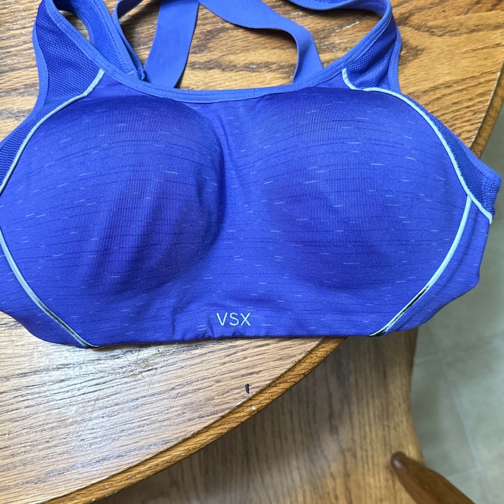 VSX Molded Cup 34C Medium Impact Clasp Sports Bra